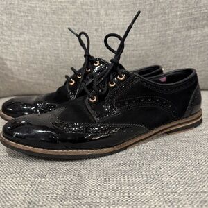 Ted Baker London Black Patent Leather & Suede Brogue Oxfords – Size US 8/8.5